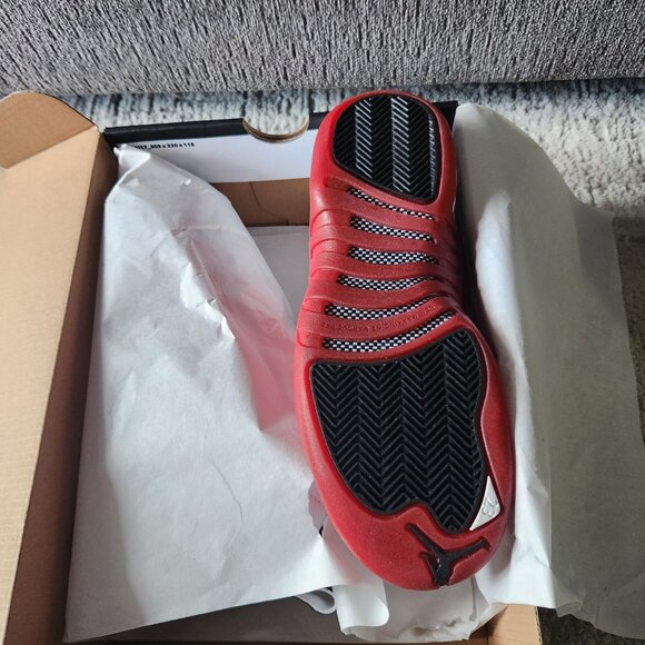 Air Jordan 12 Retro - Picture 3 of 7